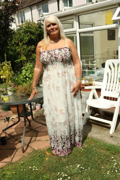 chubby outdoor sexy nudes image