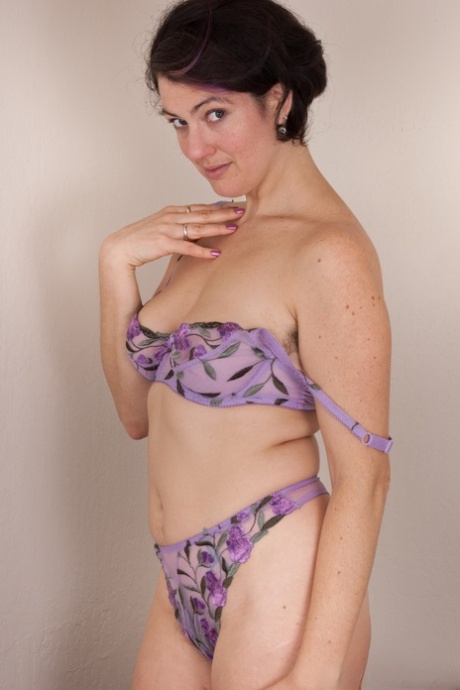 Sadie Lune erotic actress pics