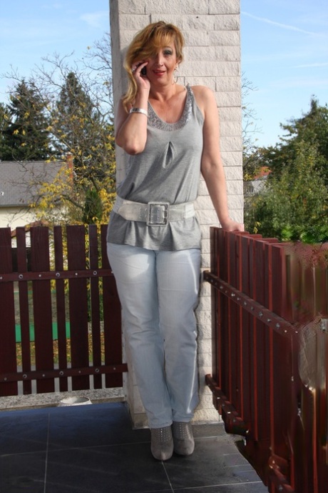 beautiful granny free xxx archive