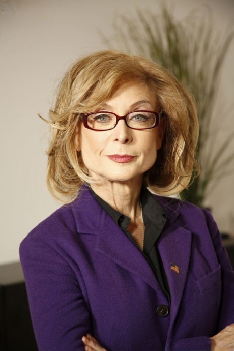 mature glasses erotic pictures