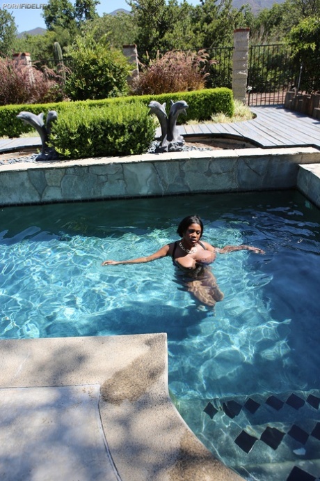 ebony pool xxx images