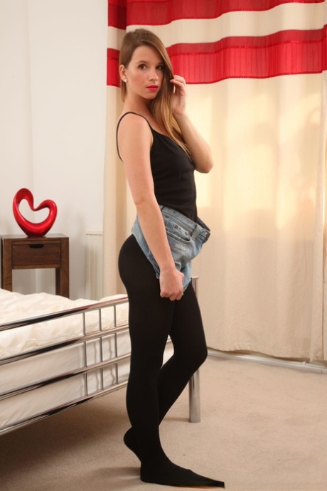 Vanessa Mio pornstar naked gallery