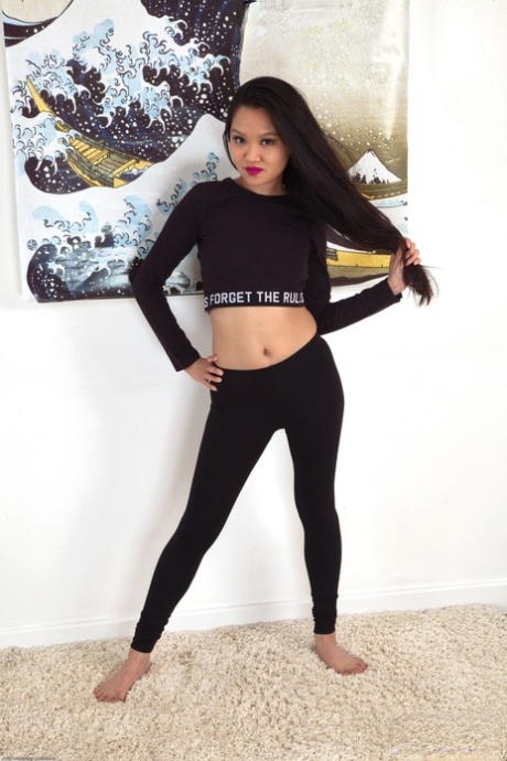 Louisa Lu free pornstar picture