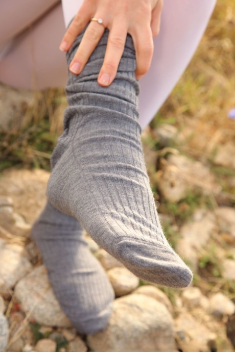 cute feet hd picture