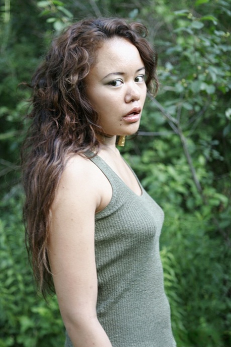 petite asian hd photos