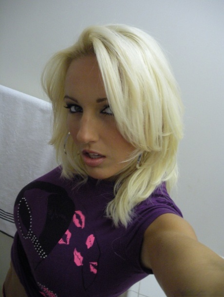 Cody Love model nude photos
