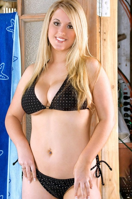 Ashley Jones pornstar high quality galleries