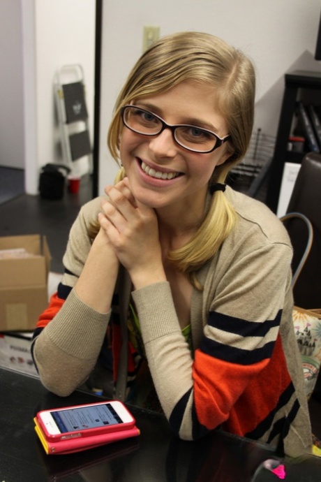 teen glasses beautiful porn pic
