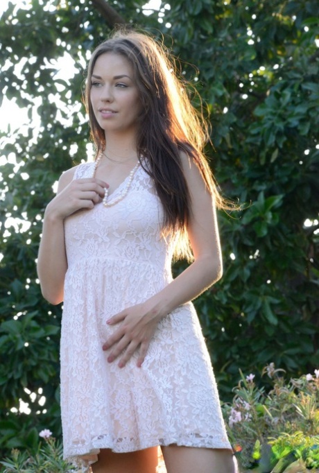 Aidra Fox art model img
