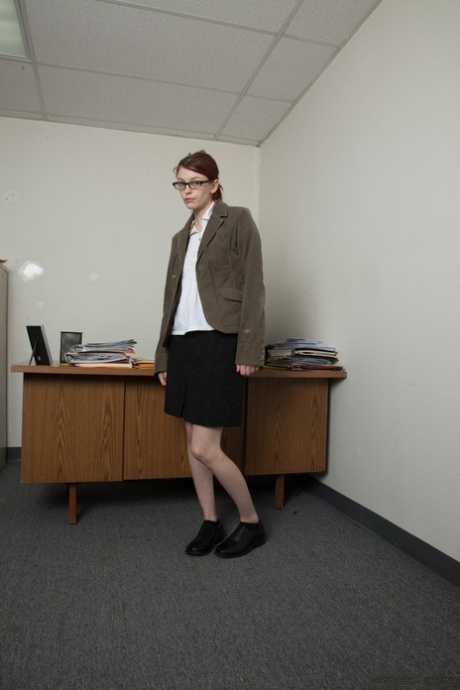 slutty secretary hot porn picture