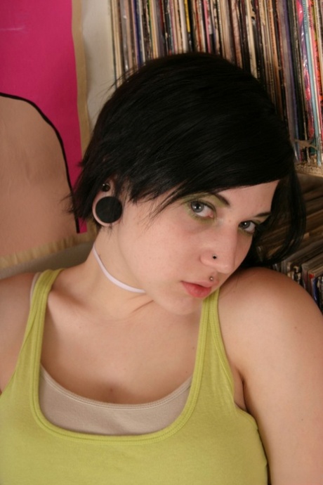 Kylee Kross art actress img