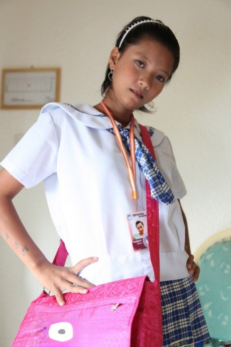 asian schoolgirl nice photo