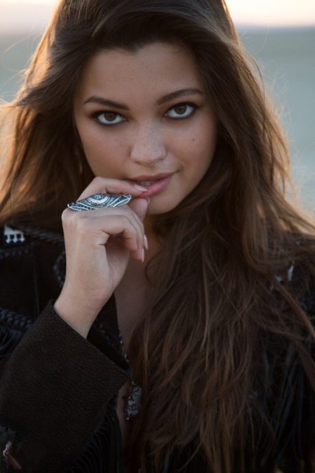 Chelsie Aryn model high quality img