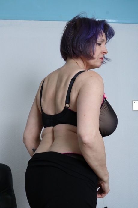 older women pornographic pictures