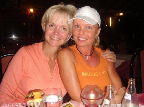 first time lesbian xxx pic