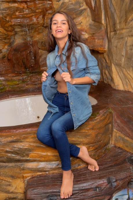 tight jeans free sex pics