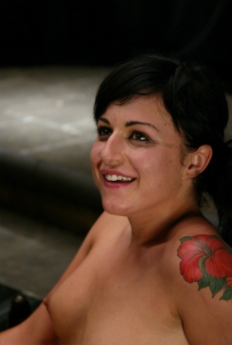 Avy Lee Roth sexy star photos