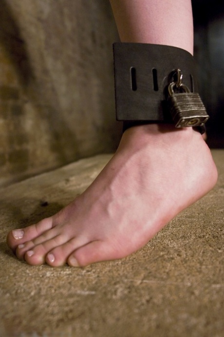 bdsm feet nudes pictures