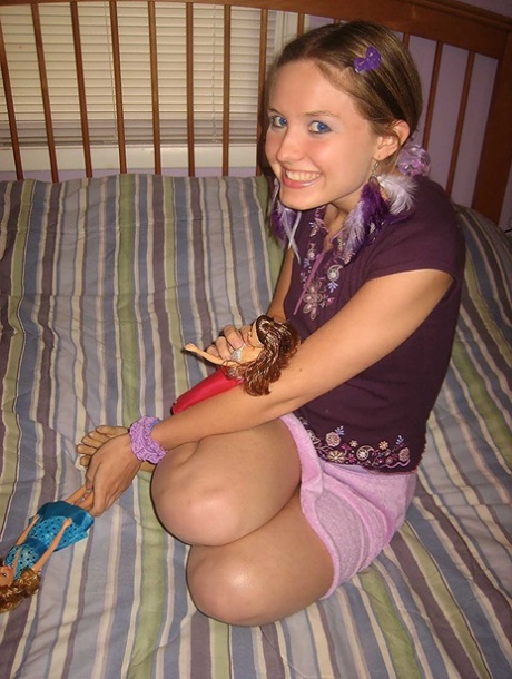 teen skirt hot sex pic