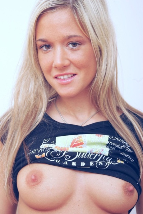 Carmen Cocks star art img
