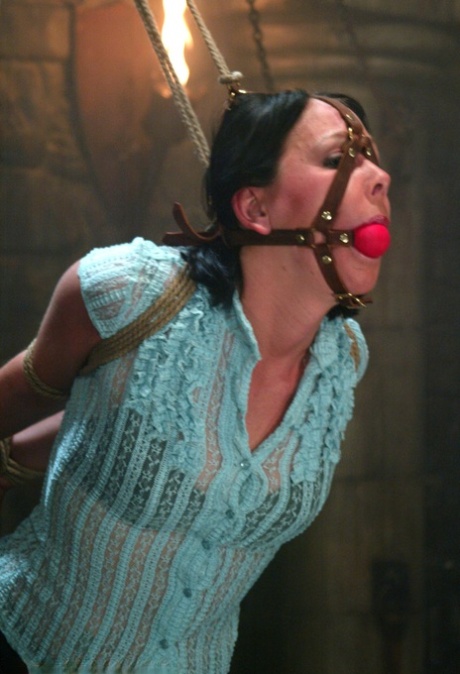 mature bondage hot nude pics