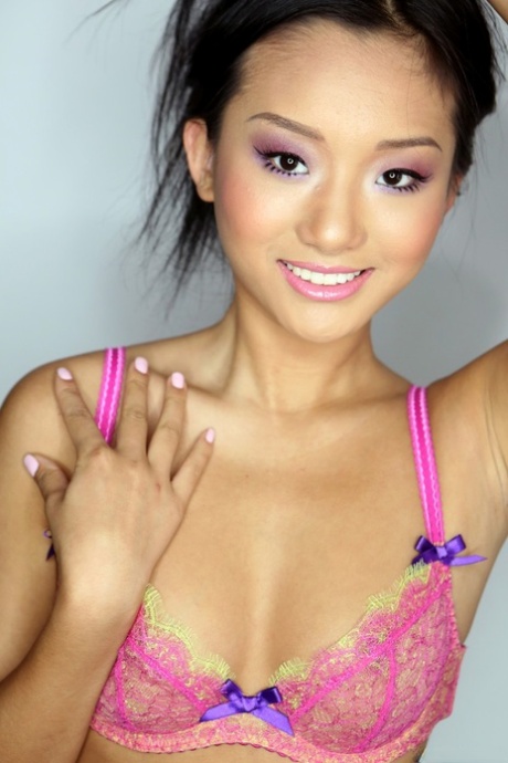 skinny asian free naked pictures