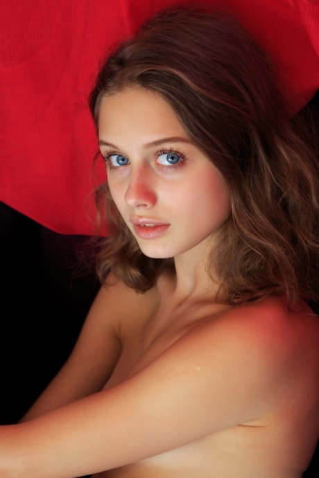 redhead blue eyes naked pic