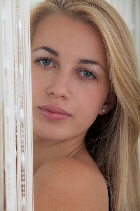 cute face beautiful naked picture