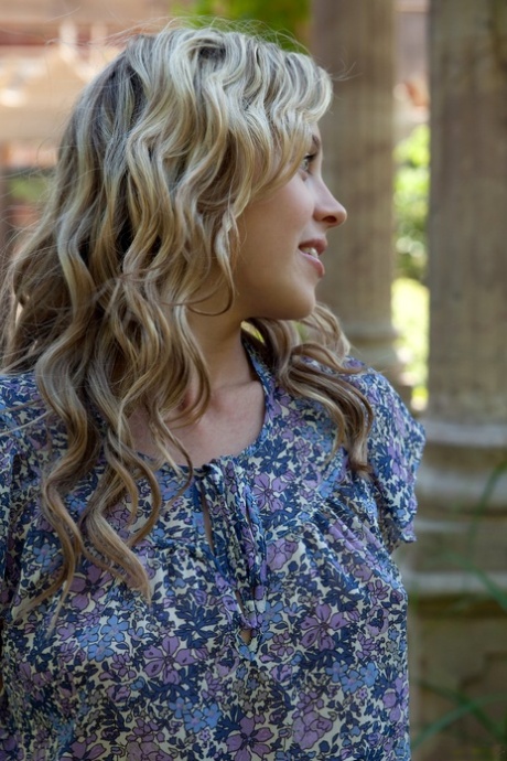 curly blonde hot sex gallery