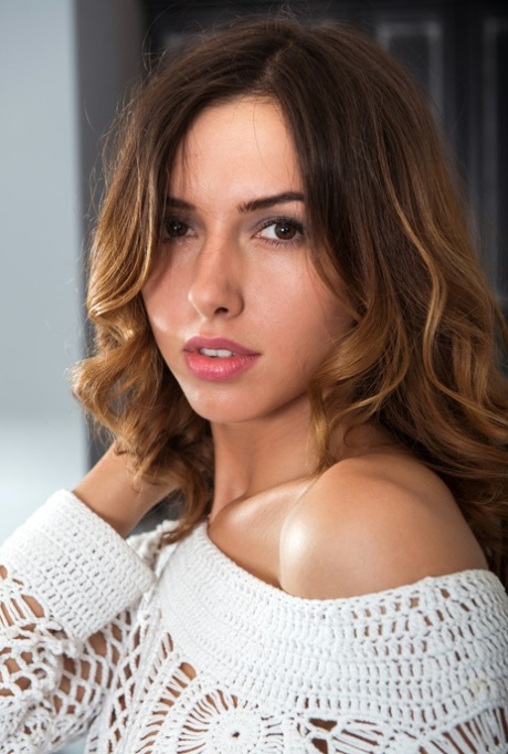 brunette teen porn img