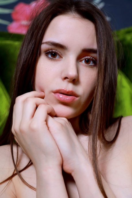 Eva Amari porn model photos