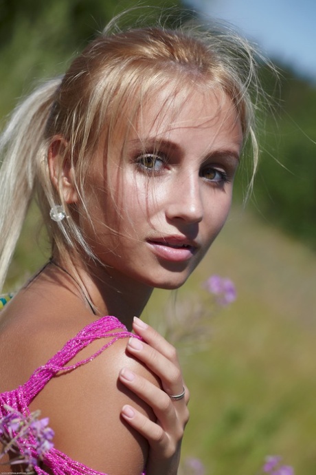 slim teen hot photos
