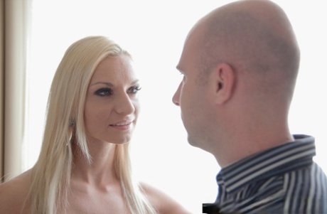 skinny blonde milf hot sexy images