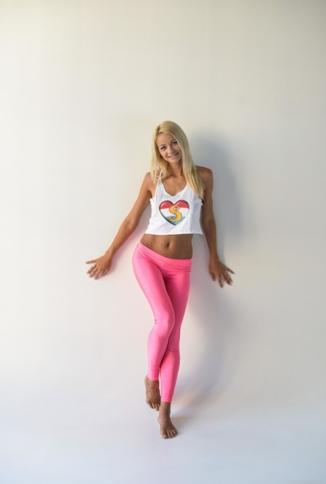 skinny yoga pants sex pic