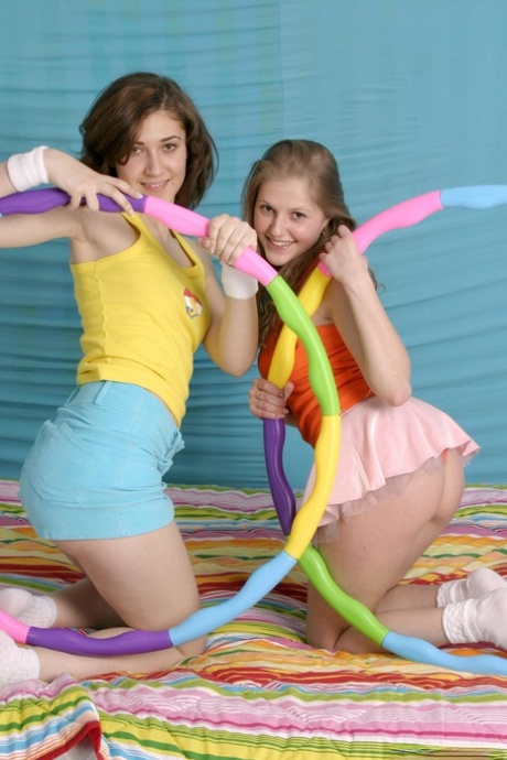 lesbian upskirt free sexy photo