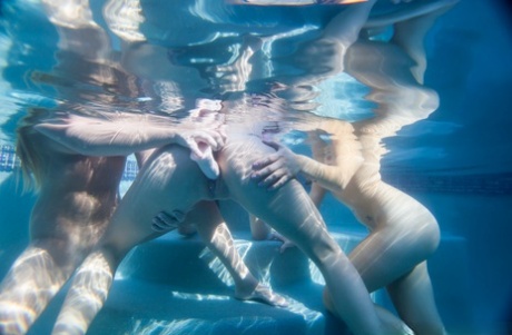 underwater nude pictures