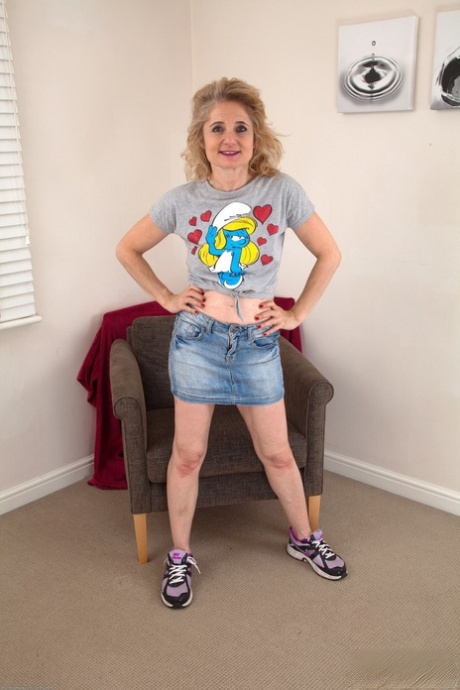 horny granny nudes image