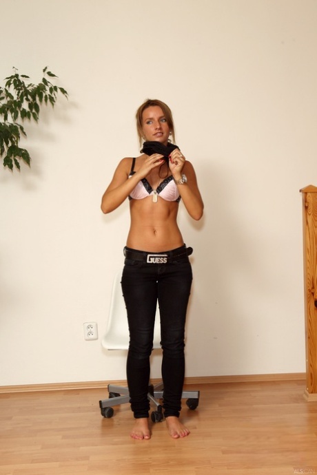 skinny lesbian hot porn galleries