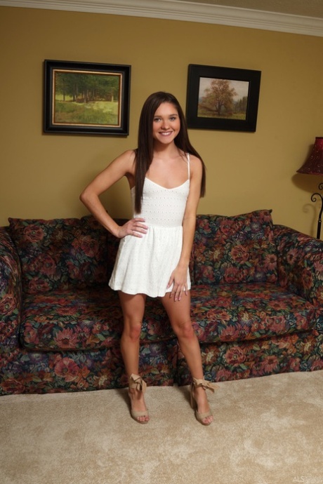 Zoe Bloom star beautiful pictures