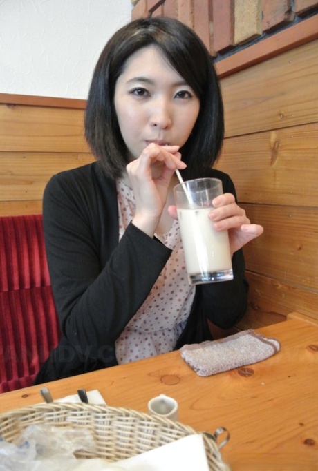 asian housewife free picture