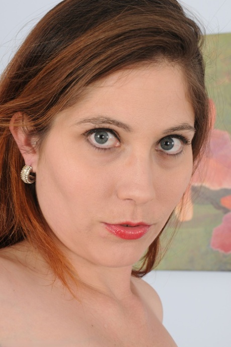 mature face free naked pic