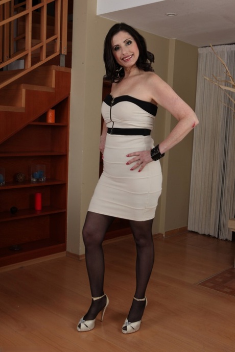 italian milf beautiful nude pics