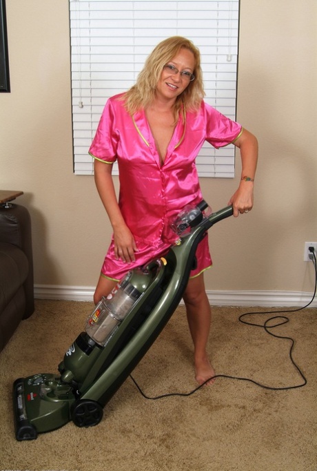 nerdy milf pornographic galleries