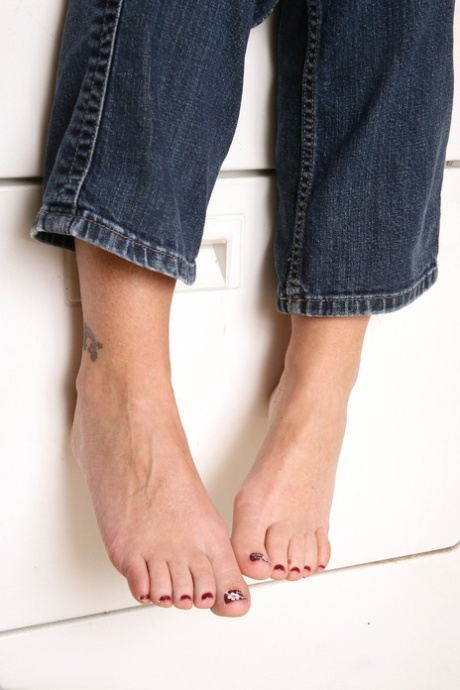 mature jeans free pics