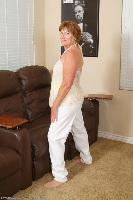mature redhead hd pic