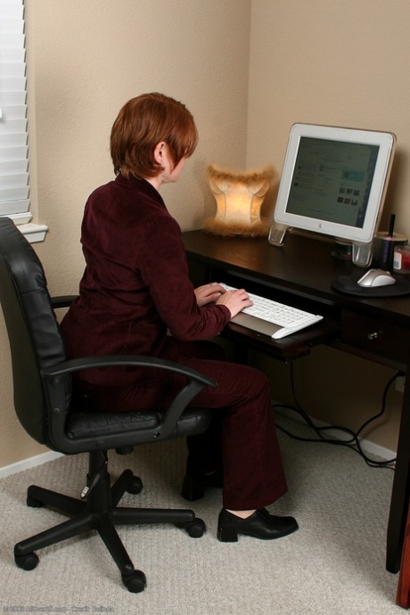 mature office pornographic pic