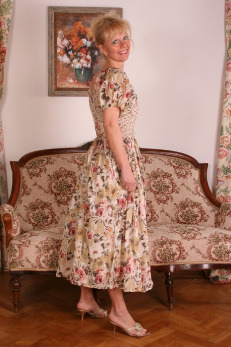mature dress pornographic image