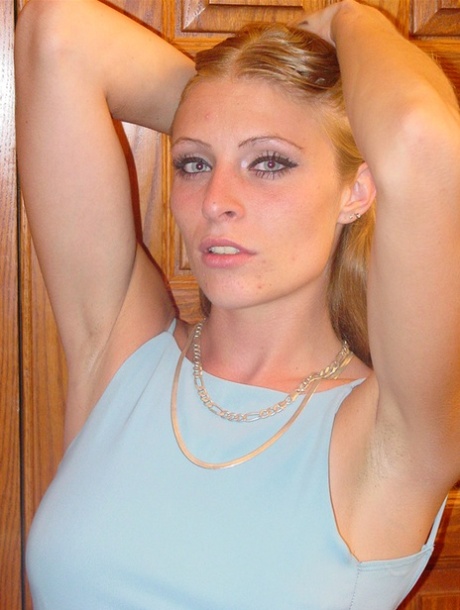 tall blonde milf free sexy pics