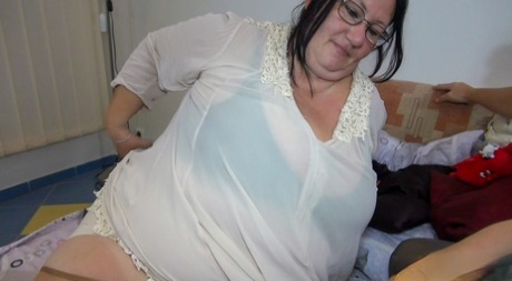 fat granny top img