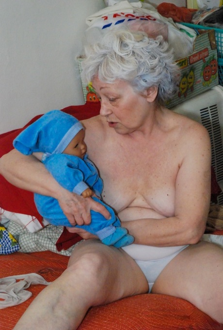 old hairy granny art nude picture